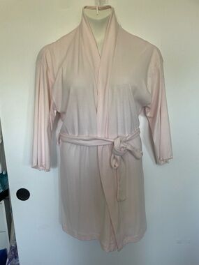 Victoria Secret Robe Small Soft Pink subtle Curly sleeve edges